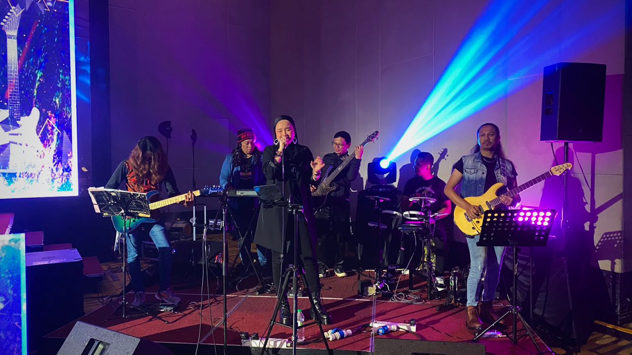 Entertainment at Kona